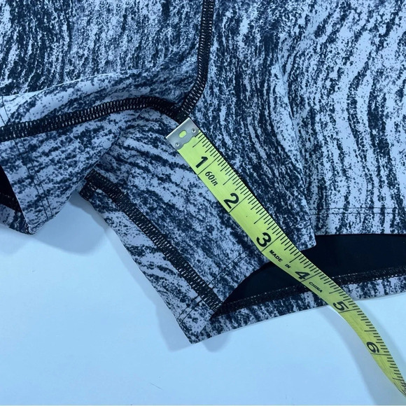 Lululemon Water Sweat 2 Swim Water Short Texture Twist White Black - Picture 6 of 7